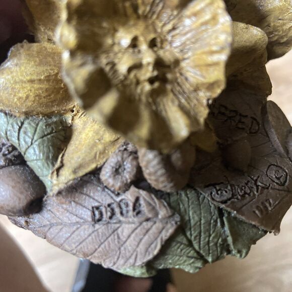 TOM CLARK Signed Gnome " ALFRED" #60 on Daffodils 1987 - Picture 6 of 6